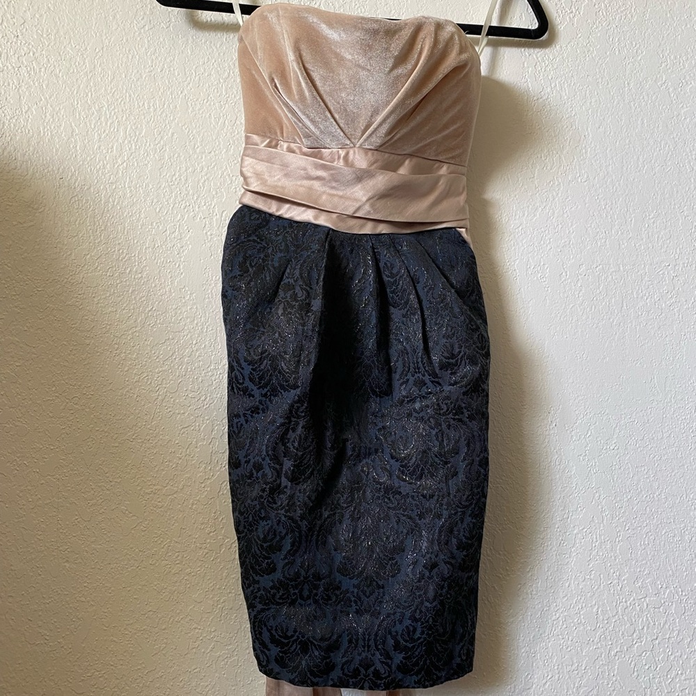 Cocktail dress with pockets